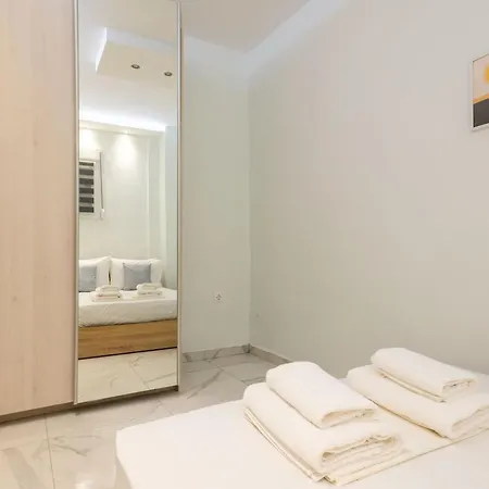 F & B Collection - Close To Seaside Boardwalk Apartment